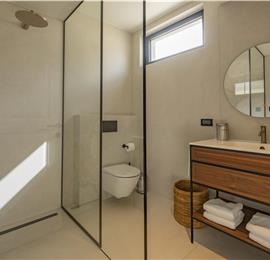 Selection of 5 bedroom seafront villas with heated pool on Ciovo near Trogir, sleeps 10